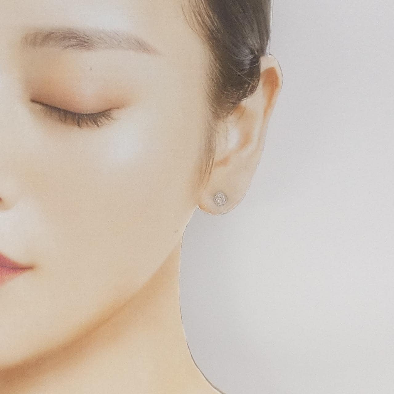 タサキ リファインド リベリオン シグネチャー パヴェ ピアス 7.7mm