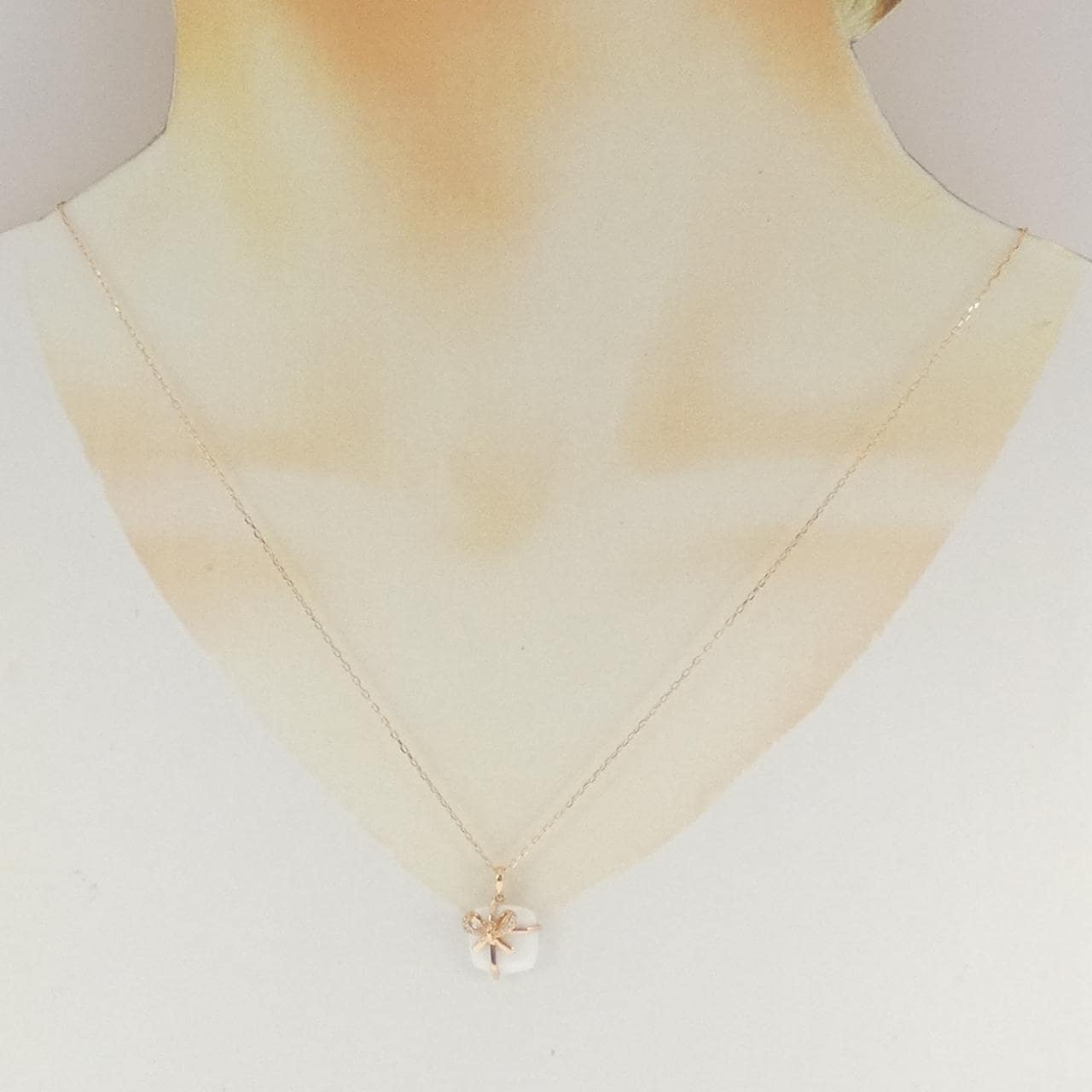 18KPG/K18PG リボン カルセドニー ネックレス 3.33CT