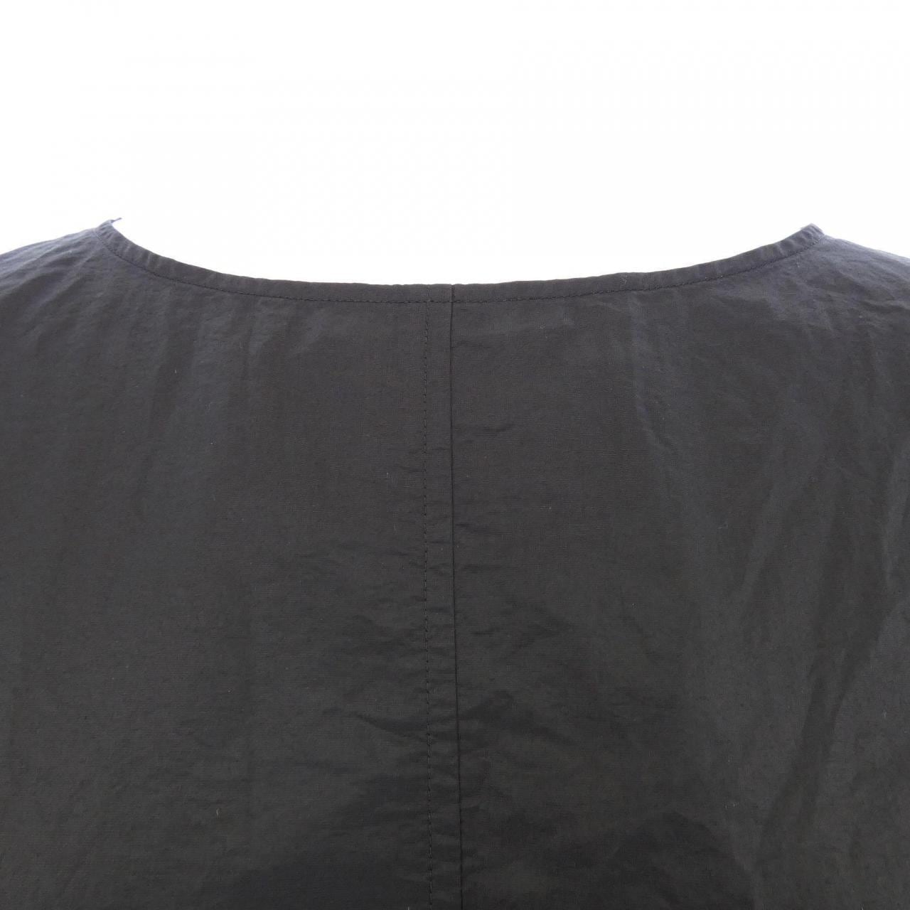 ニジュウサンク 23区 トップス