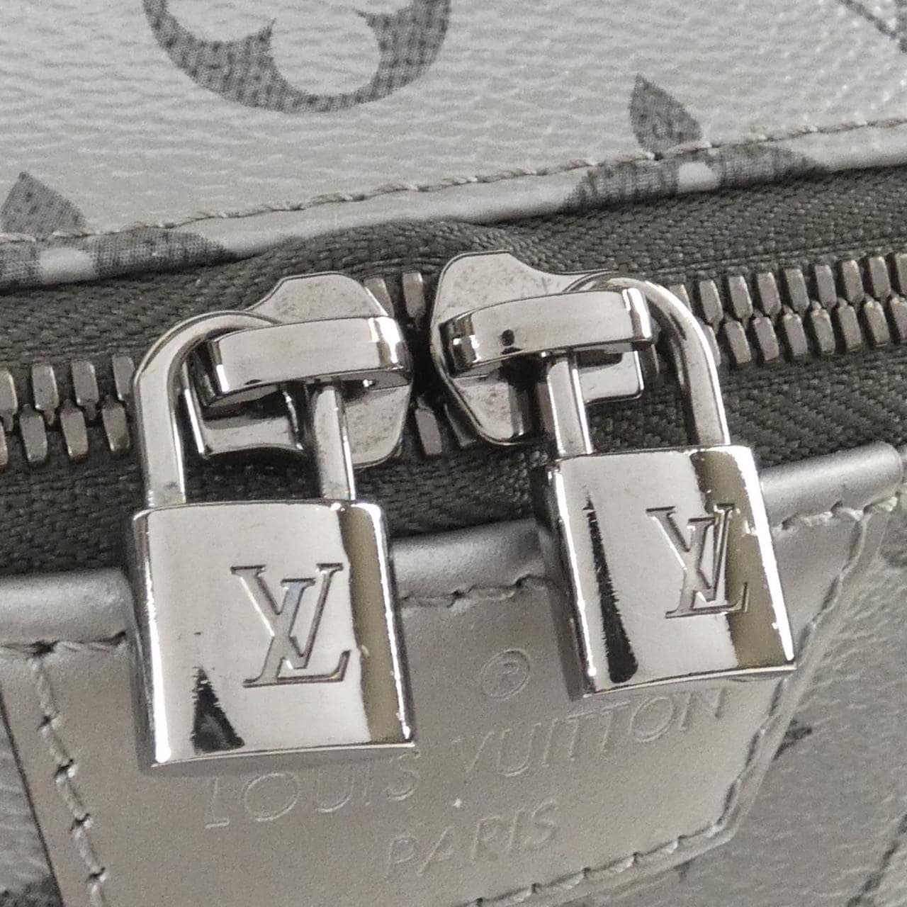 ルイヴィトン モノグラム シルバー アポロ バックパック M43845 リュックサック