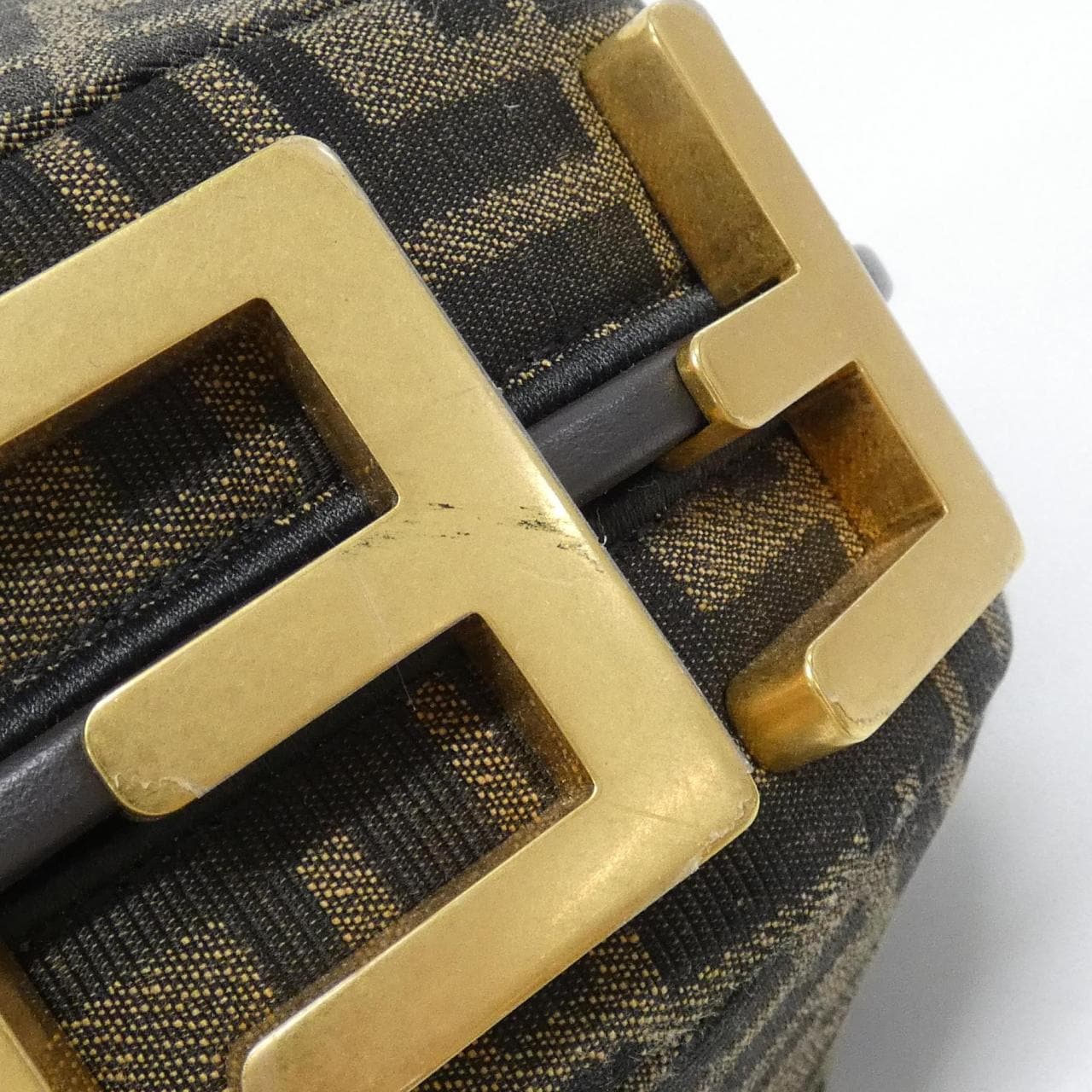 フェンディ フェンディ グラフィ ミニ 8BS081 ALP3 ショルダーバッグ