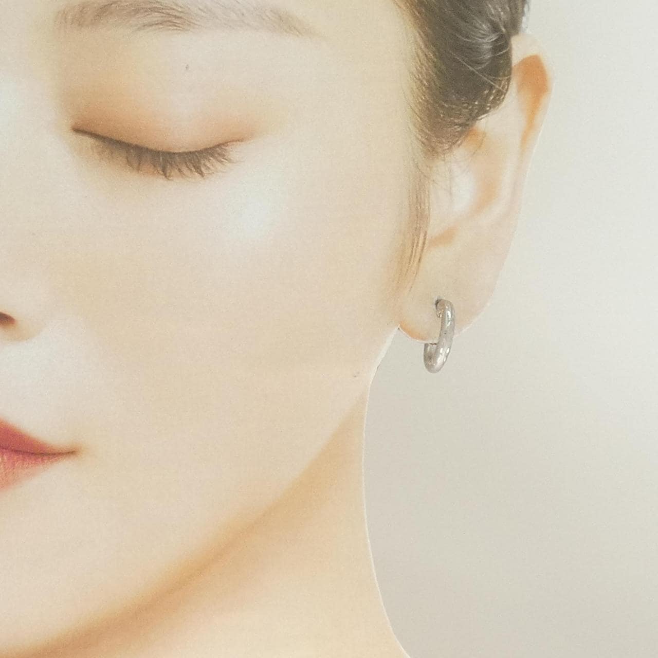 K14WG フープ ピアス