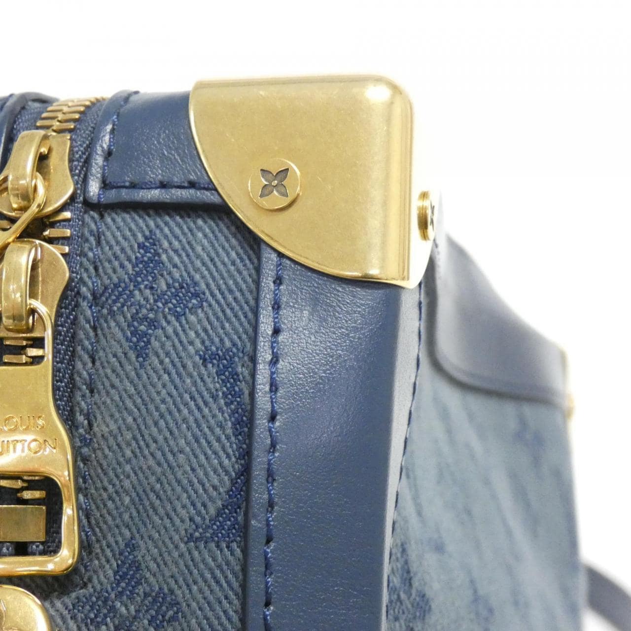 LOUIS VUITTON Monogram Denim Soft Trunk M44723 单肩包
