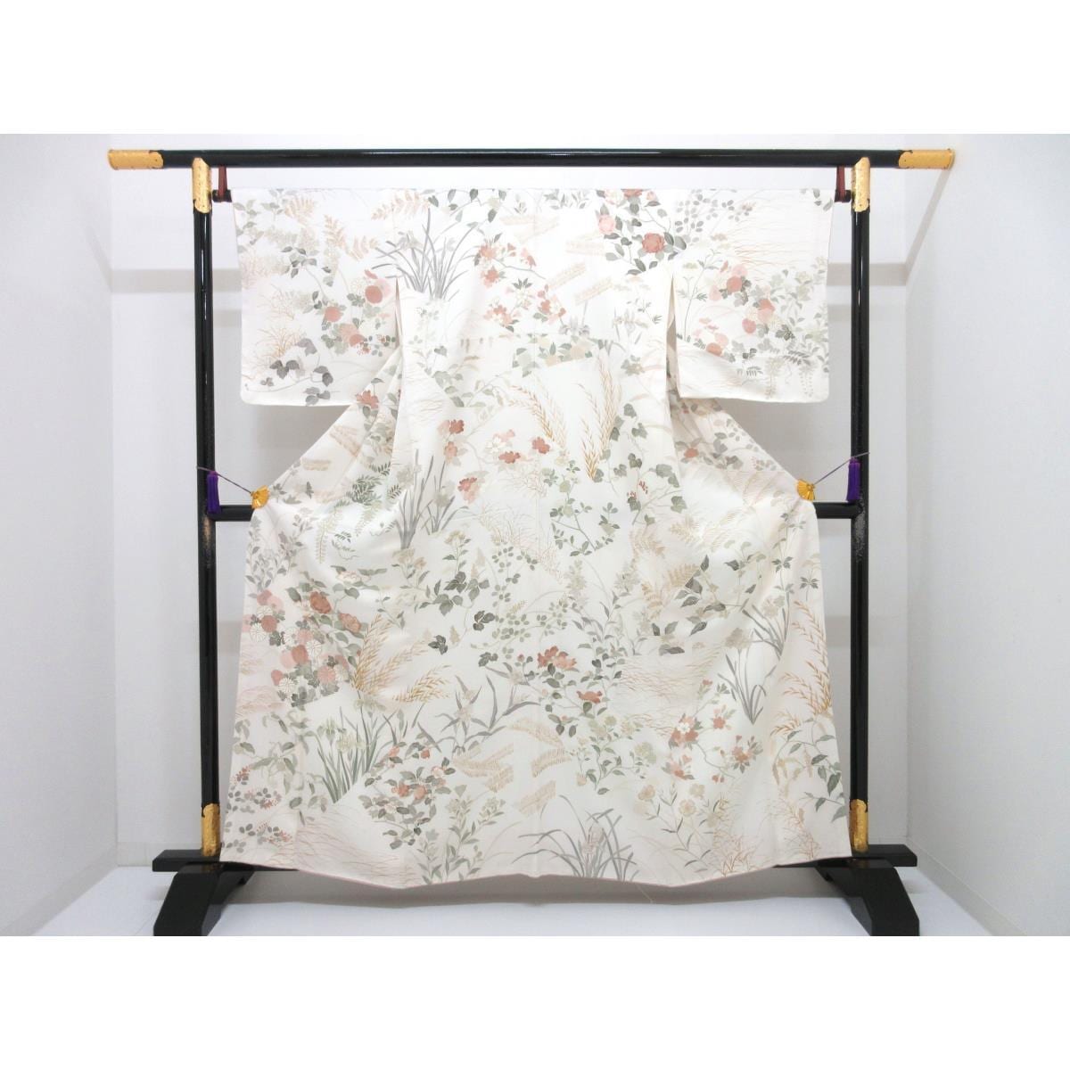 【未使用品】訪問着　友禅金彩加工　刺繍入り
