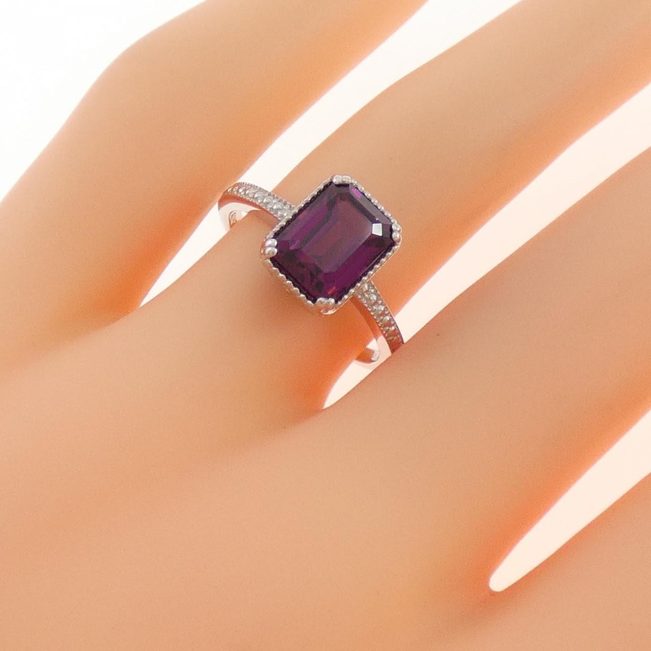 K18WG ガーネット リング 1.50CT