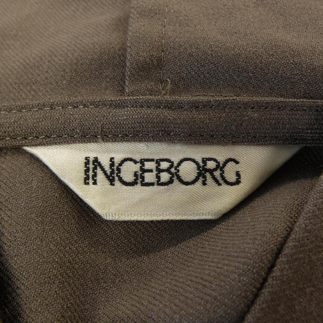 インゲボルグ INGEBORG パーカー