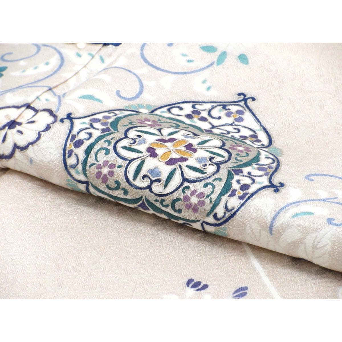 【未使用品】訪問着　友禅銀彩加工　刺繍入り