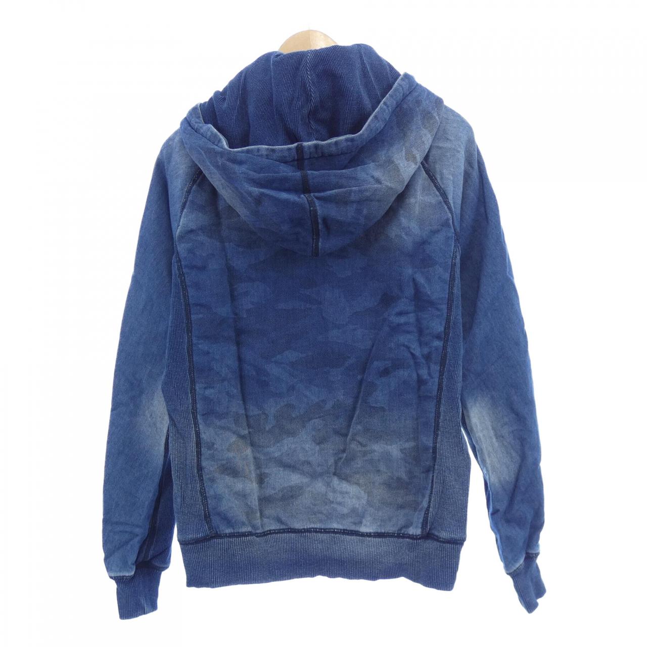 ウノピゥウノウグァーレトレリラックス 1PIU1UGUALE3 RELAX パーカー