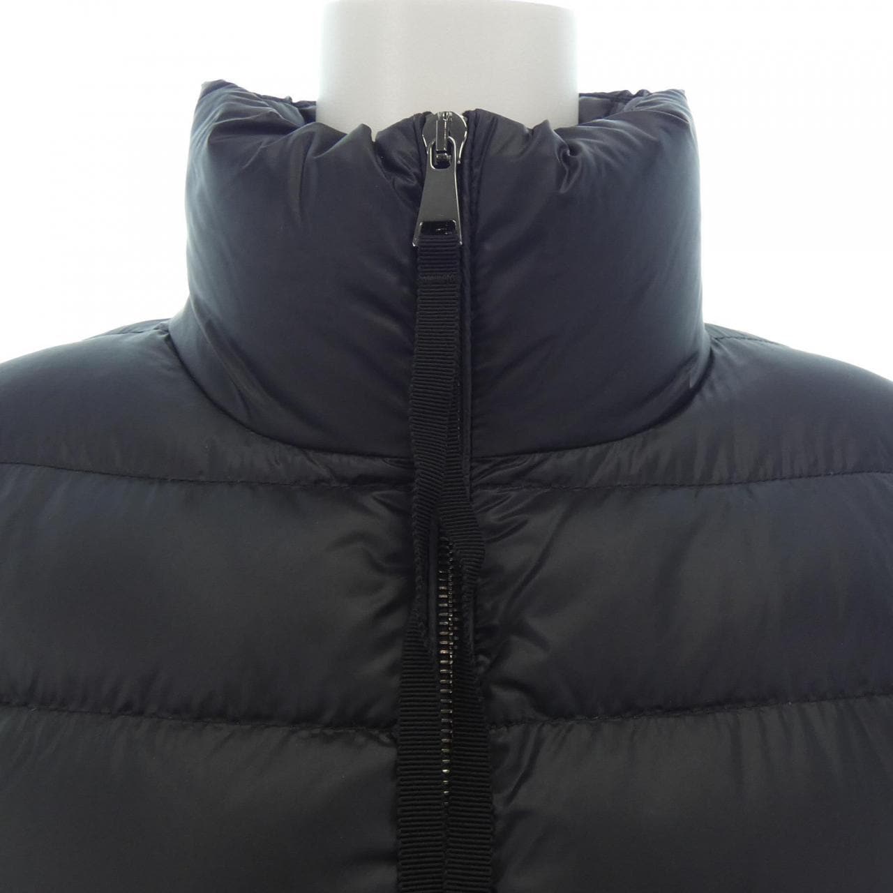 モンクレール MONCLER ダウンジャケット