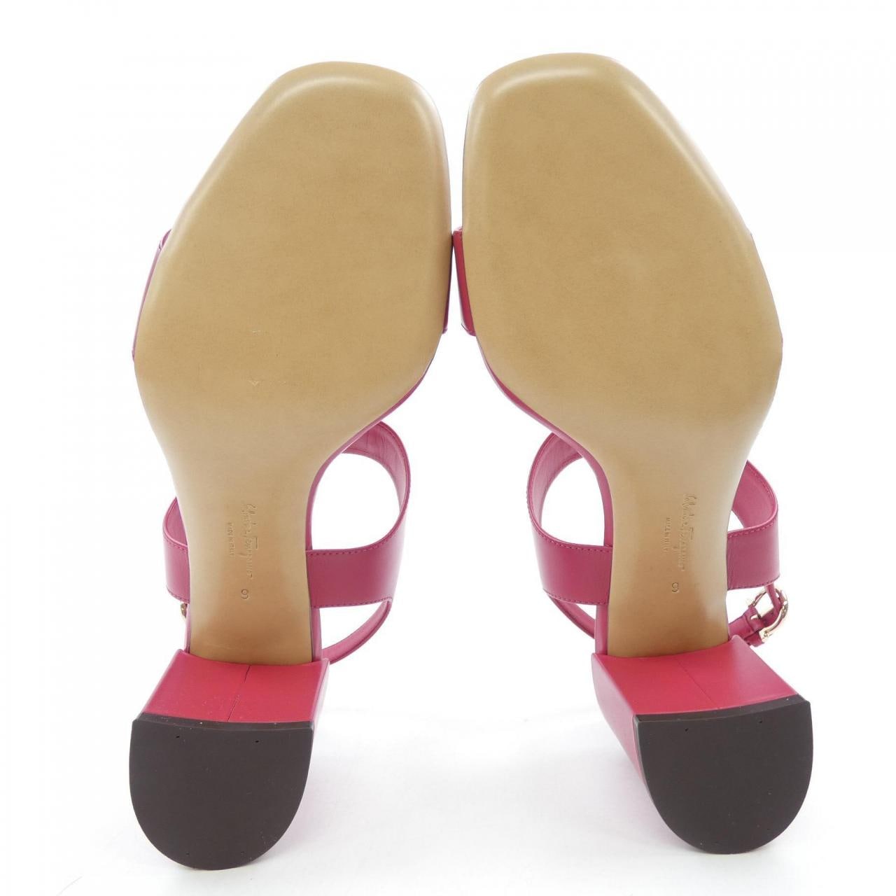 サルヴァトーレフェラガモ SALVATORE FERRAGAMO サンダル