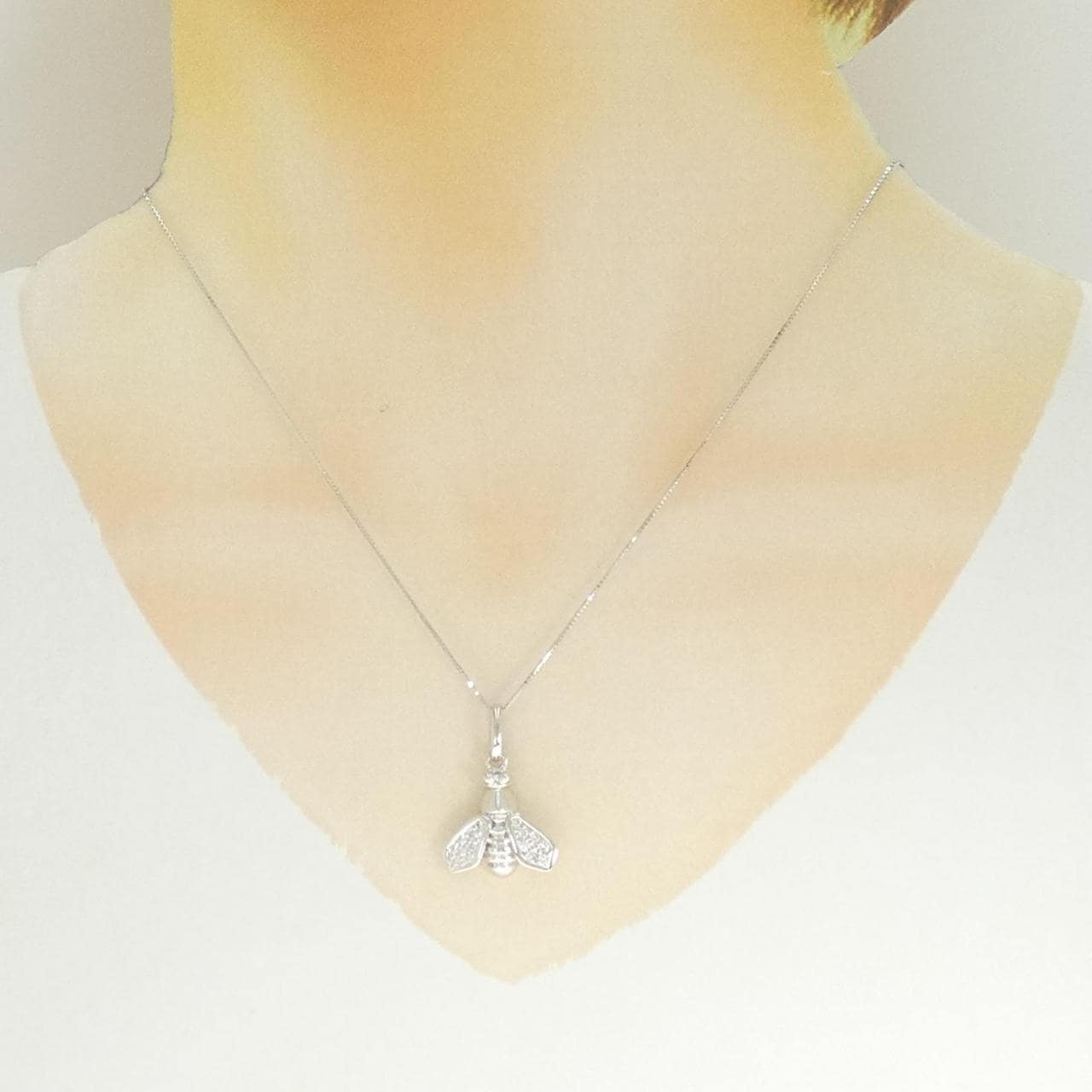 K18WG ビー ダイヤモンド ネックレス 0.26CT