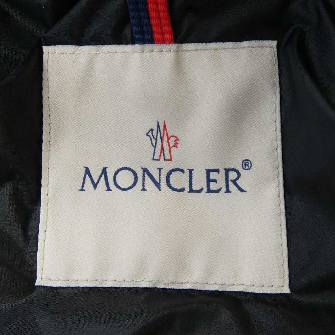 モンクレール MONCLER ダウンジャケット