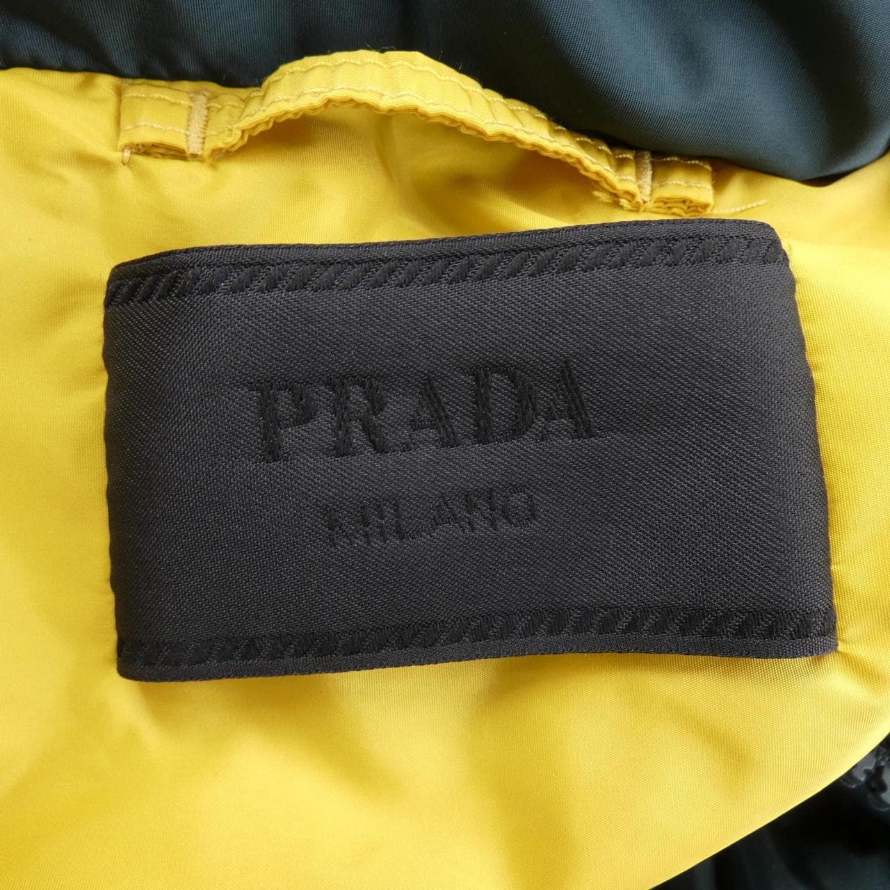 普拉达PRADA羽绒服