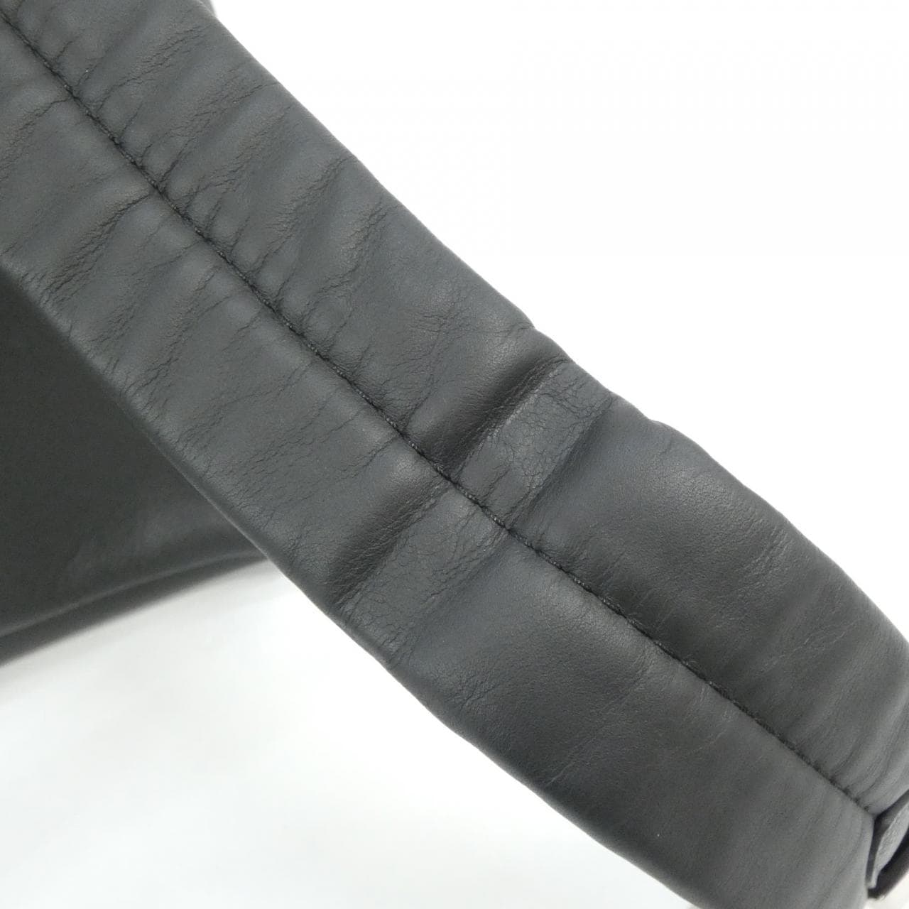 ルイヴィトン タイガ ラマ ディスカバリー バックパック M30230 リュックサック