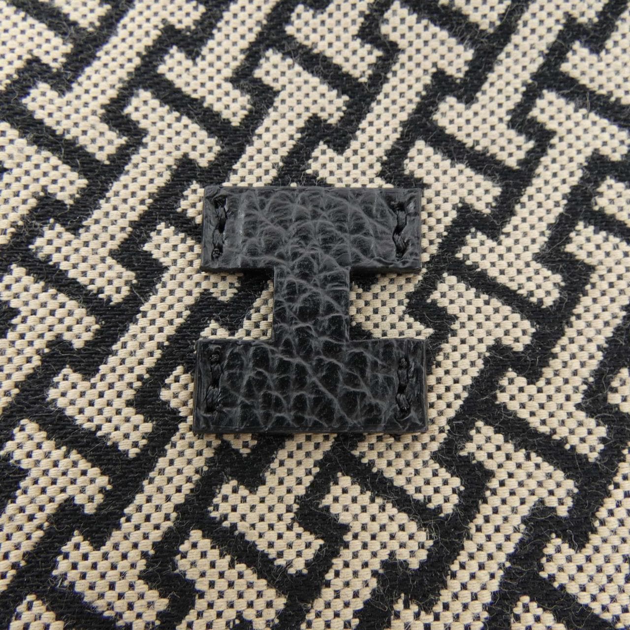イアクッチ IACUCCI POUCH