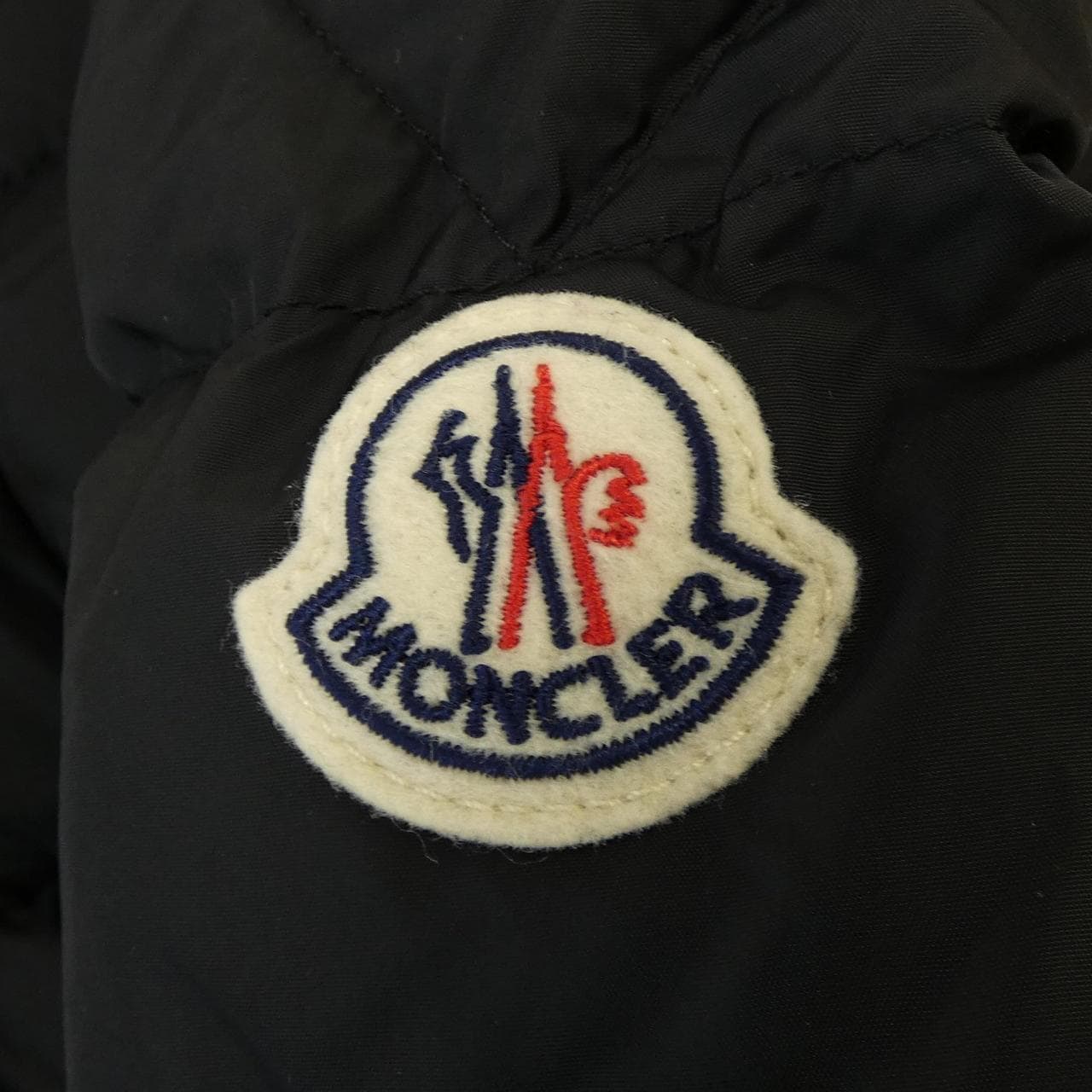 モンクレール MONCLER ダウンジャケット