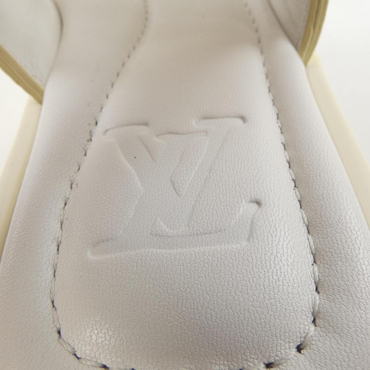 ルイヴィトン LOUIS VUITTON LVフラワーライン サンダル