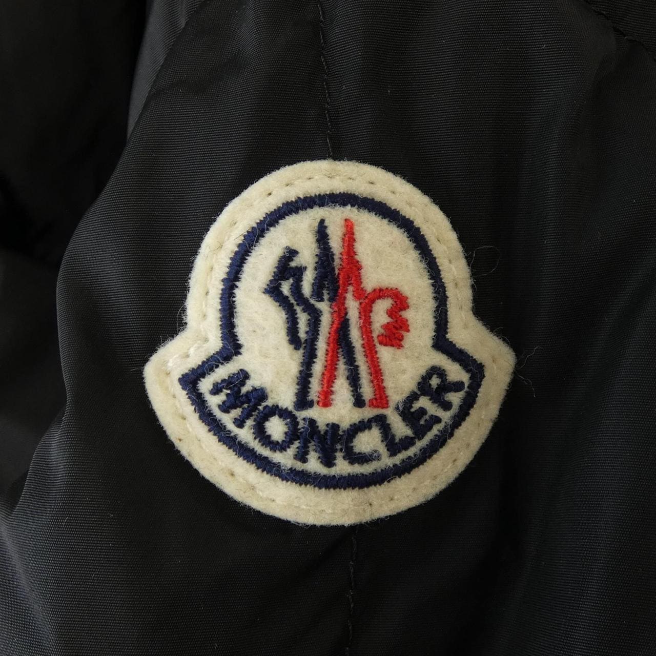 モンクレール MONCLER GENISSIAT ダウンコート