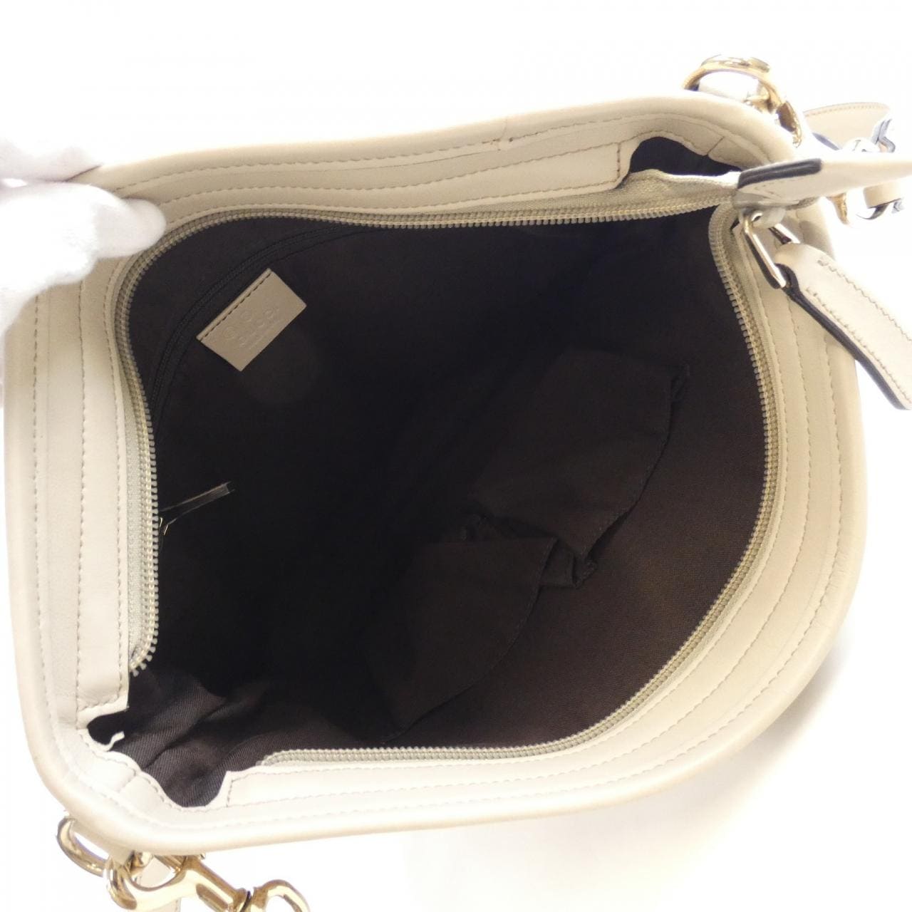 Gucci 388924 KQWFZ单肩包