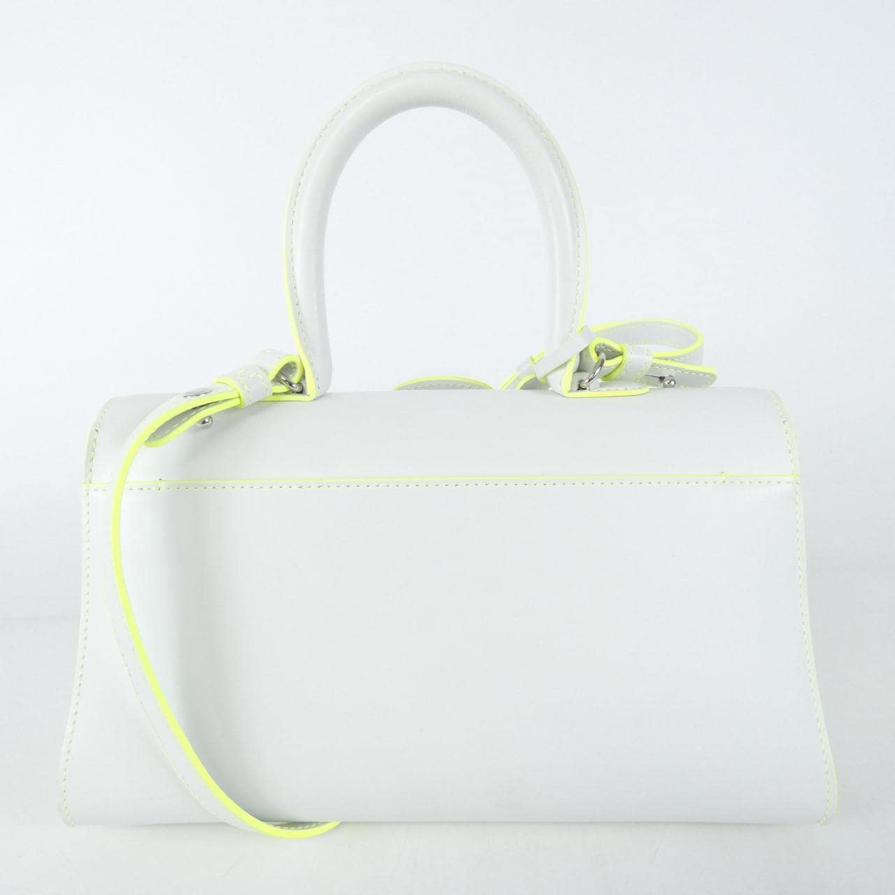 德尔沃DELVAUX