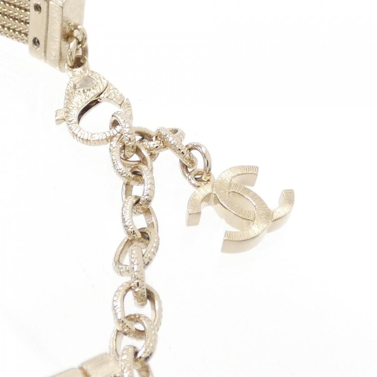 CHANEL choker