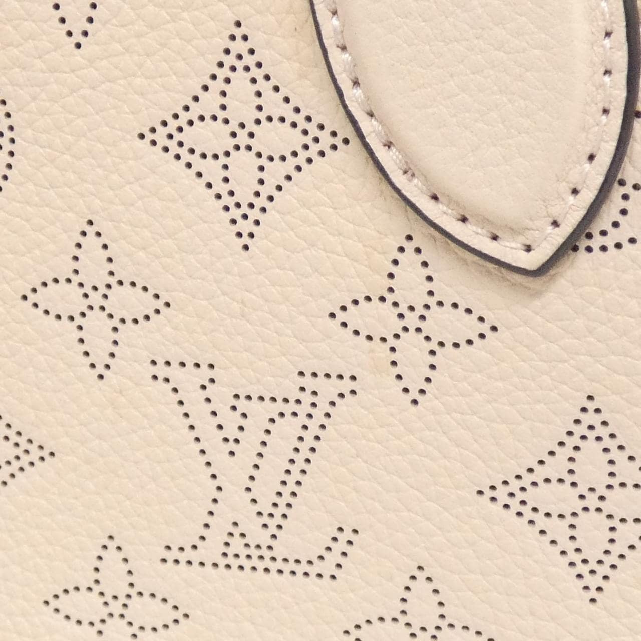 ルイヴィトン マヒナ ブロッサム PM M23196 バッグ