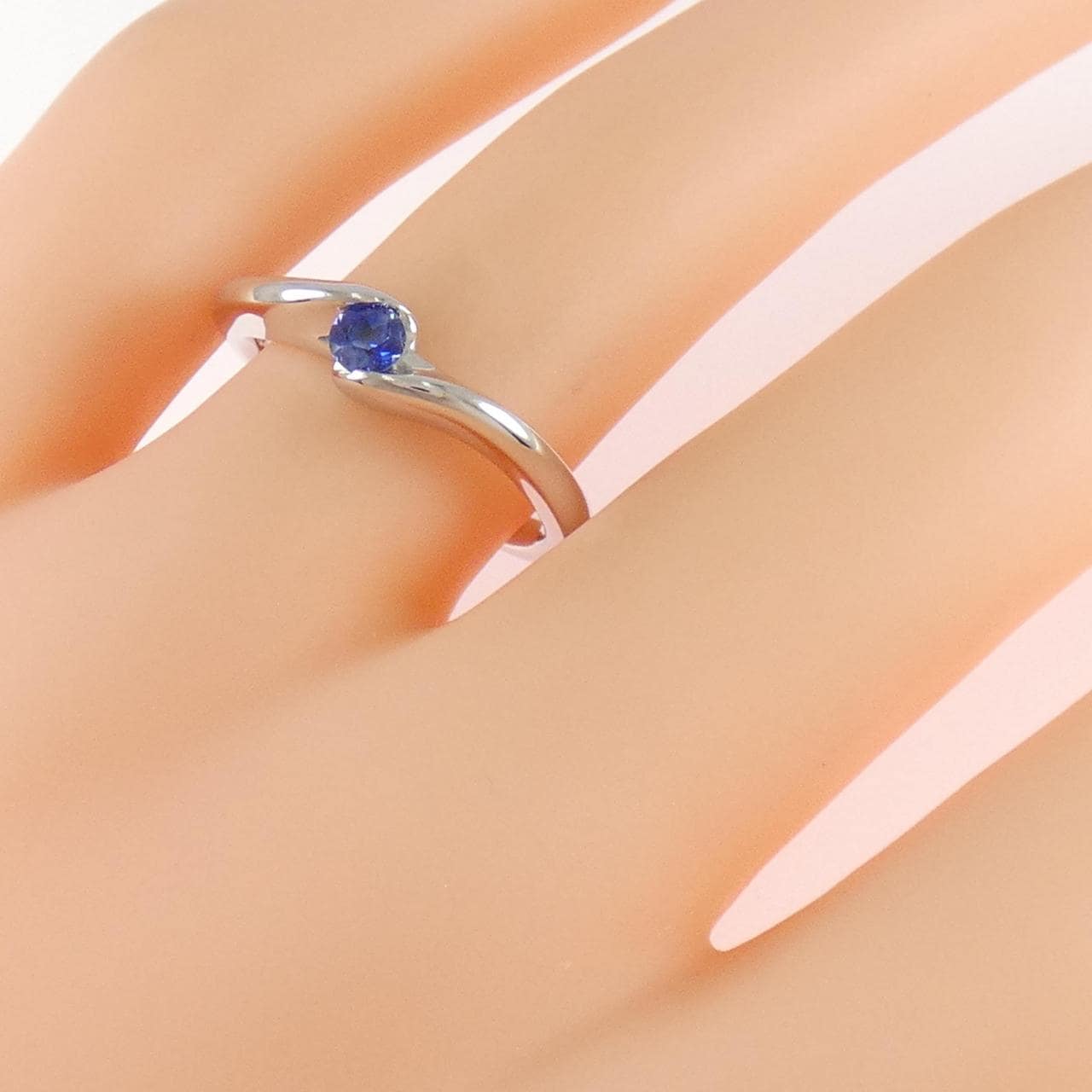 K18WG サファイヤ リング 0.18CT