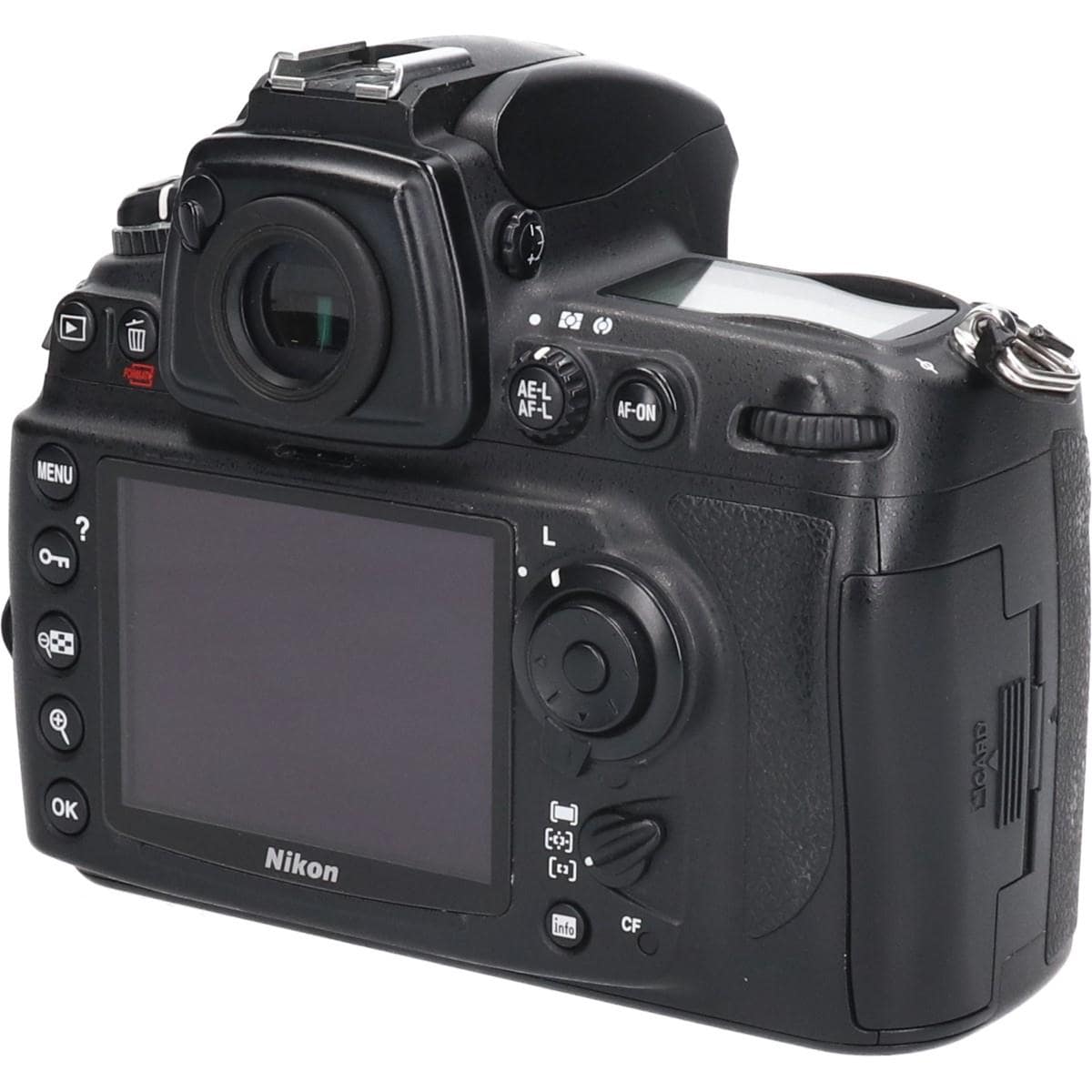 D700