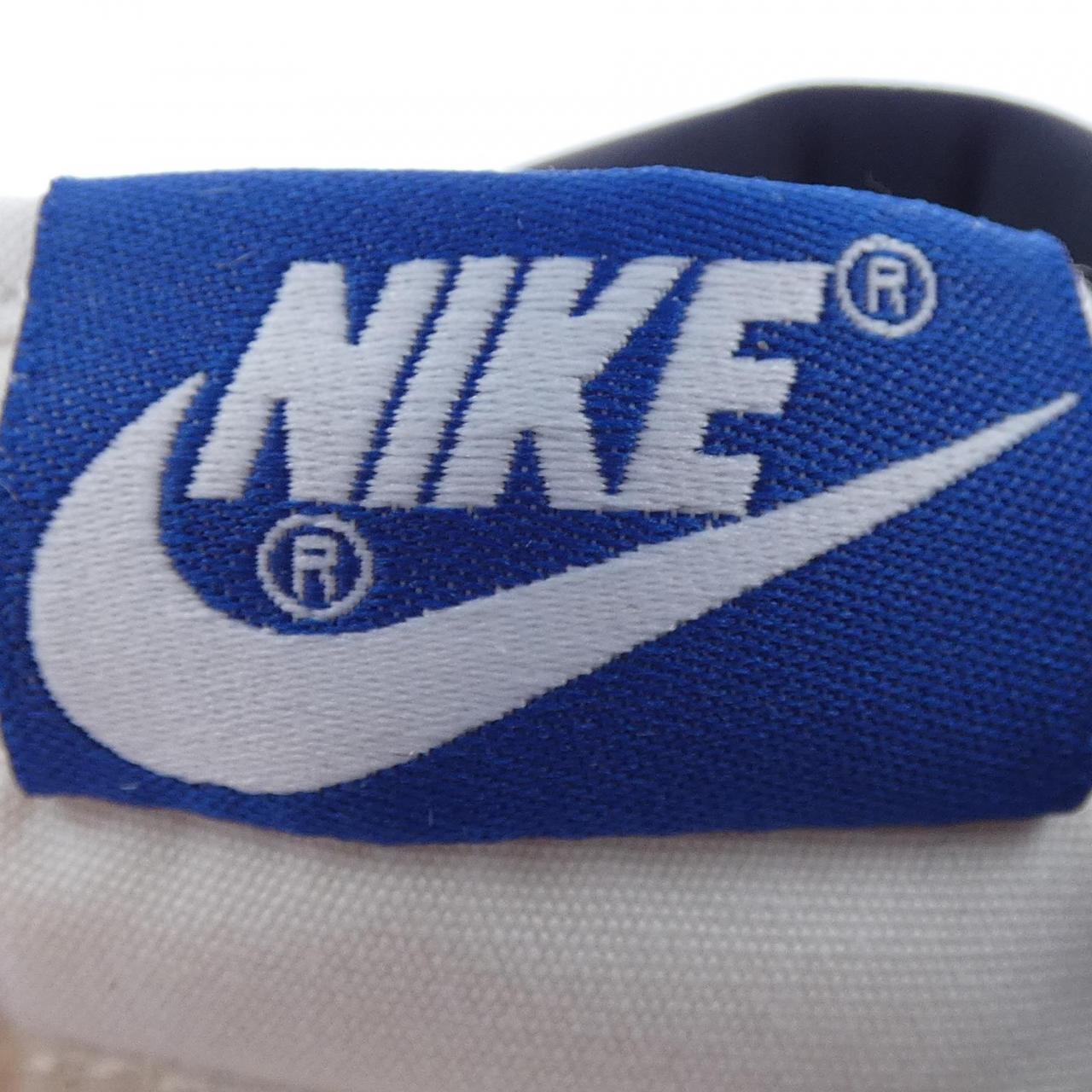 ナイキ NIKE DO5047-401 スニーカー