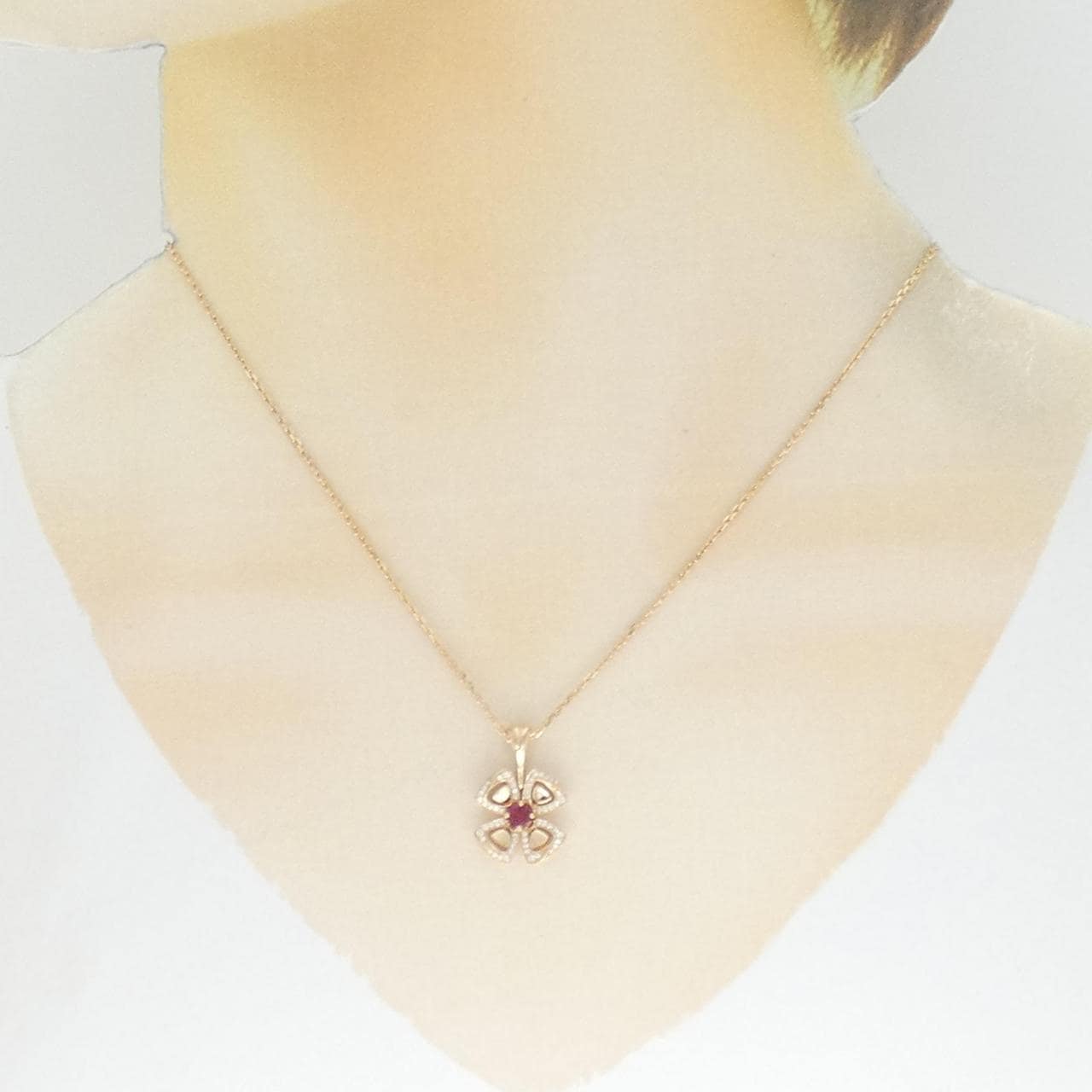 BVLGARI fiorever necklace