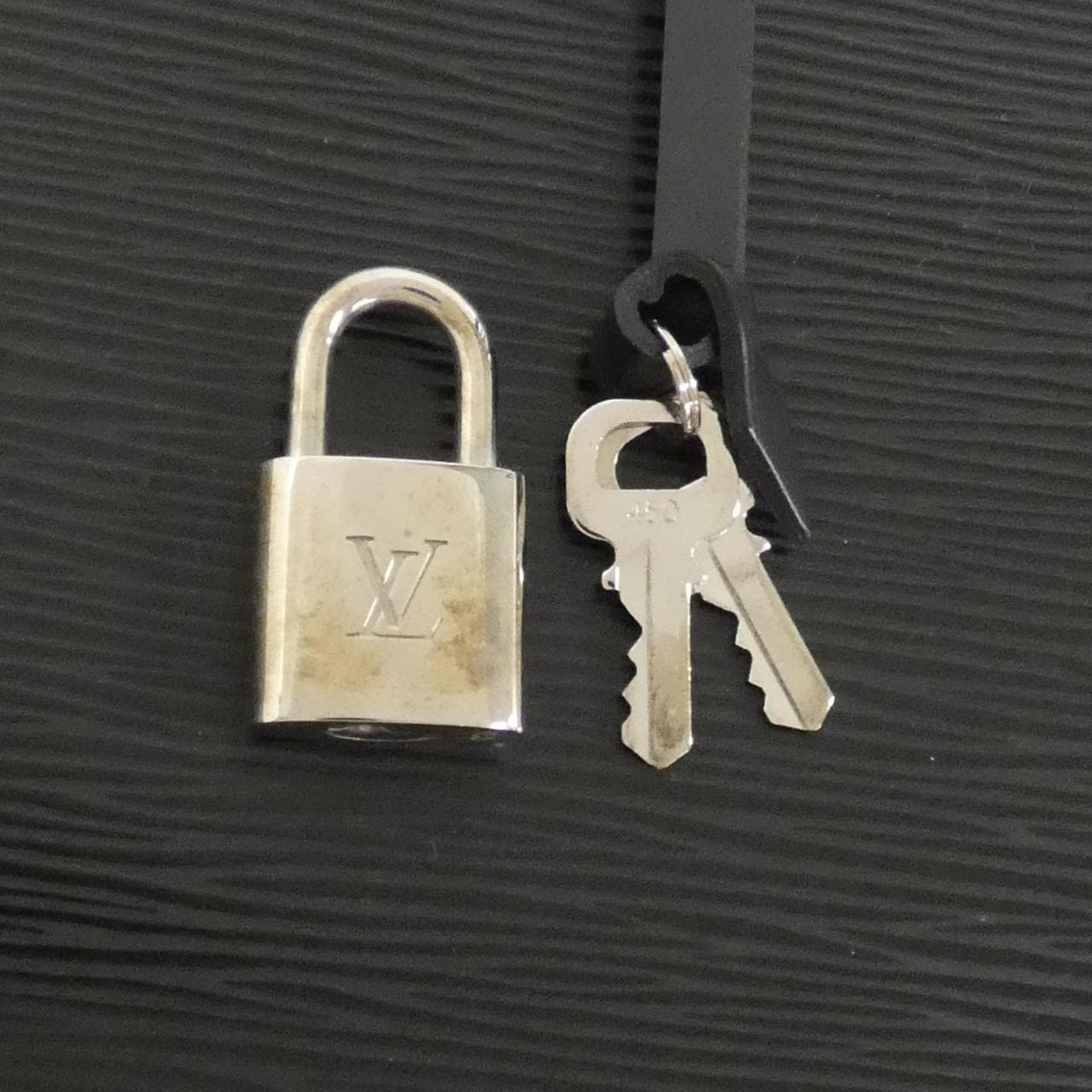 ルイヴィトン エピ ポンヌフ PM M59072 バッグ