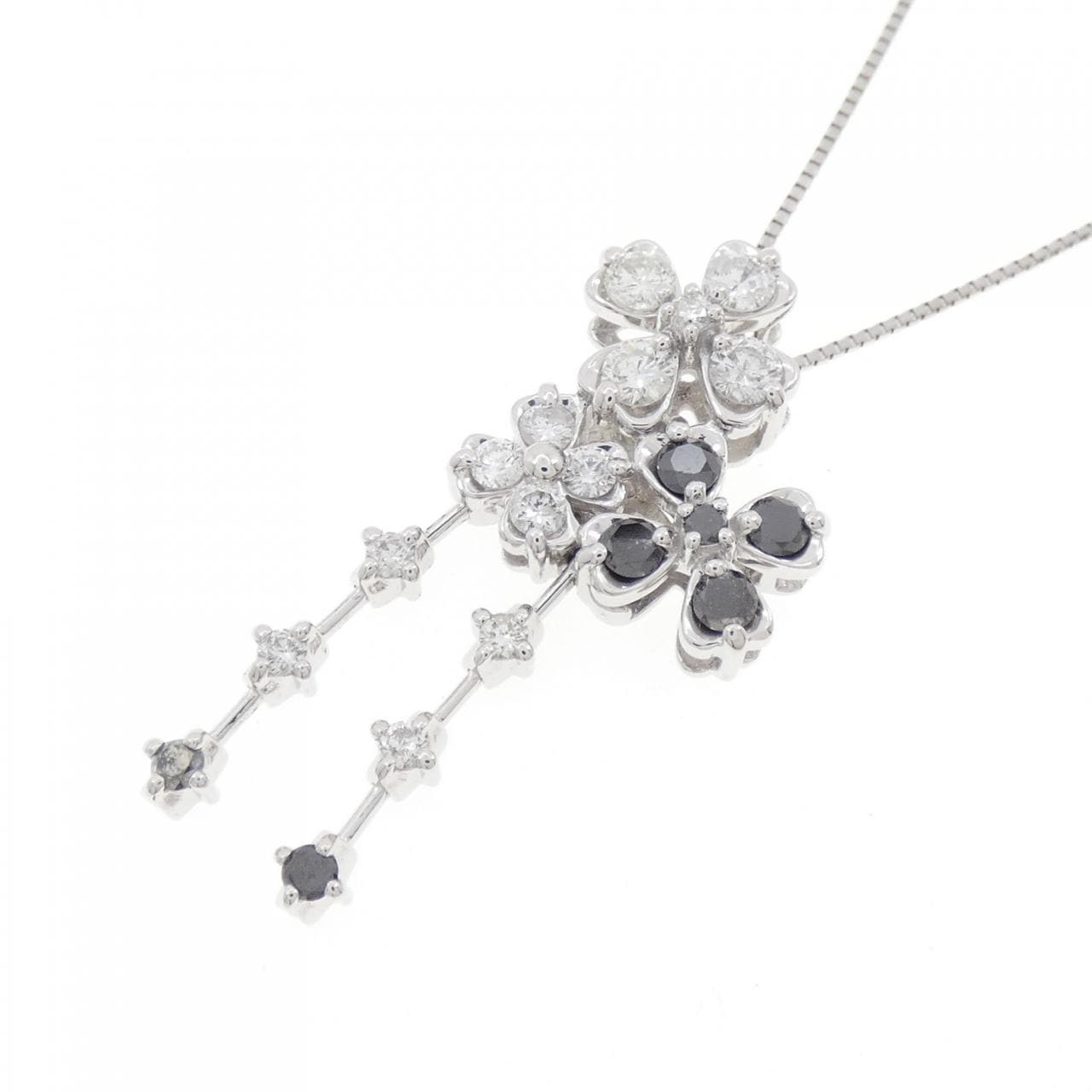 K18WG フラワー ダイヤモンド ネックレス 1.00CT