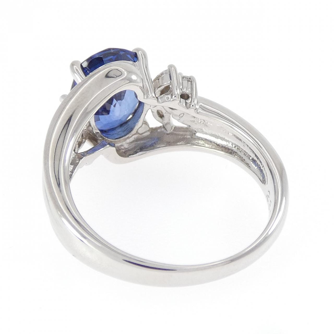 PT900 サファイヤ リング 2.39CT