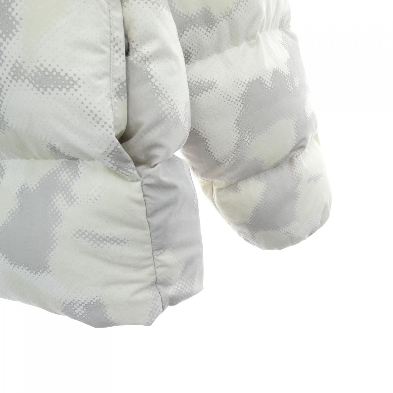 ルイヴィトン LOUIS VUITTON HQB08EFTN ダウンジャケット