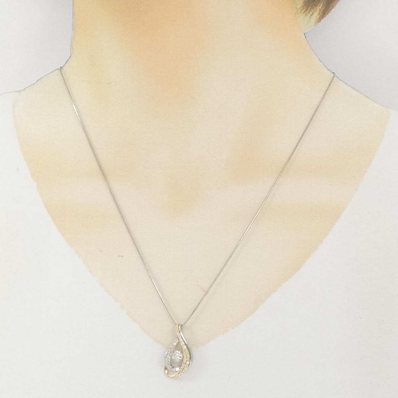 PT900/K18YG/PT850 ダイヤモンド ネックレス 0.30CT