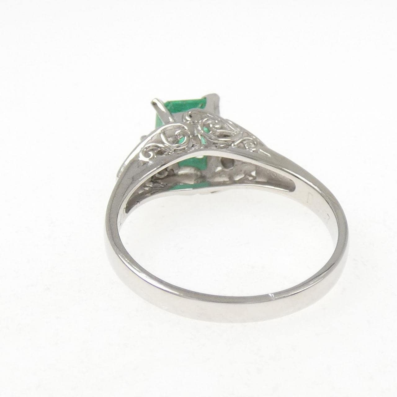 PT900 エメラルド リング 0.73CT