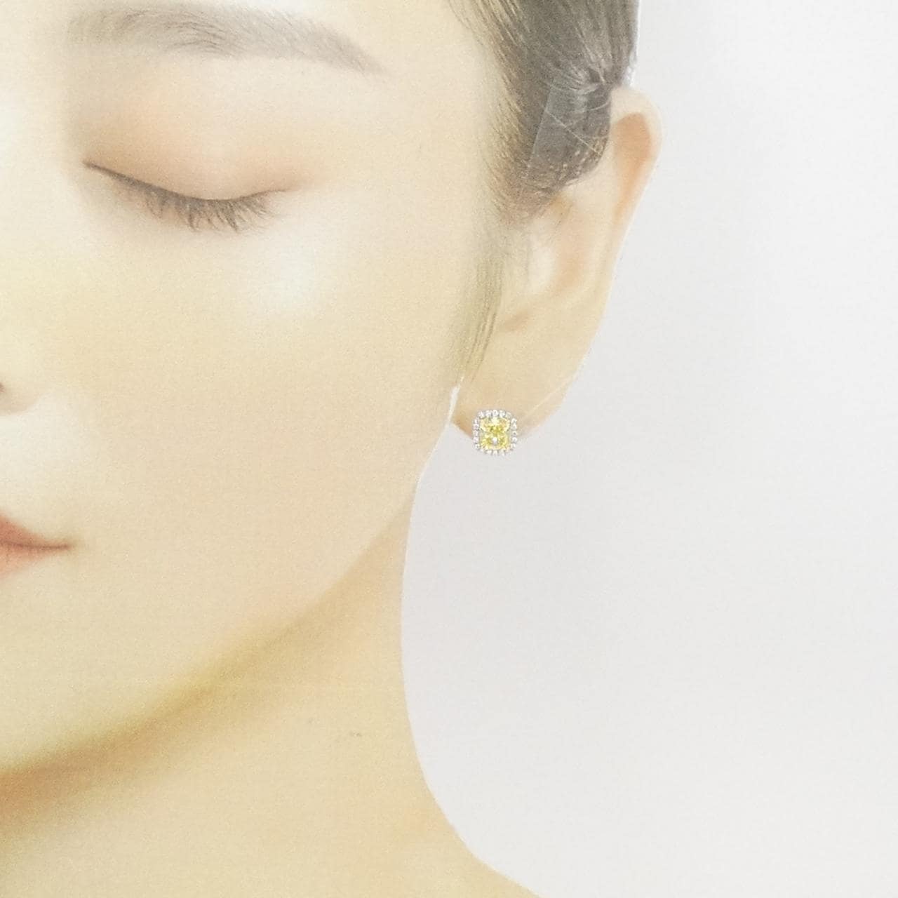 ティファニー ソレスト ピアス 2.25CT FIY VS1-VS2