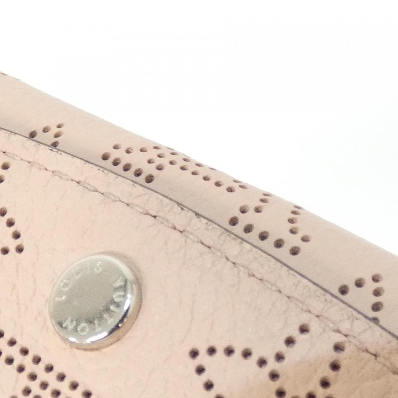 ルイヴィトン マヒナ ミュルティクレ M64056 キーケース