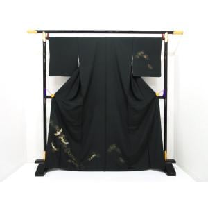 Visiting kimono with gold leaf finish and embroidery, width L size