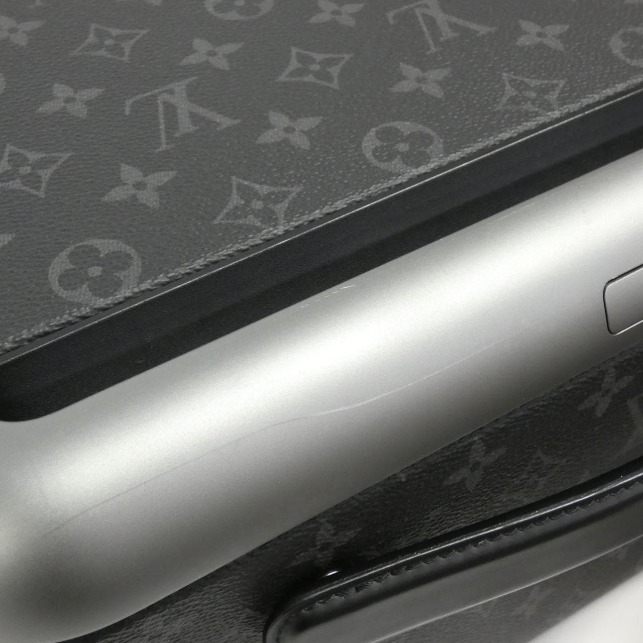 LOUIS VUITTON Monogram Eclipse Horizo n 旅行箱 50cm M10252行李箱