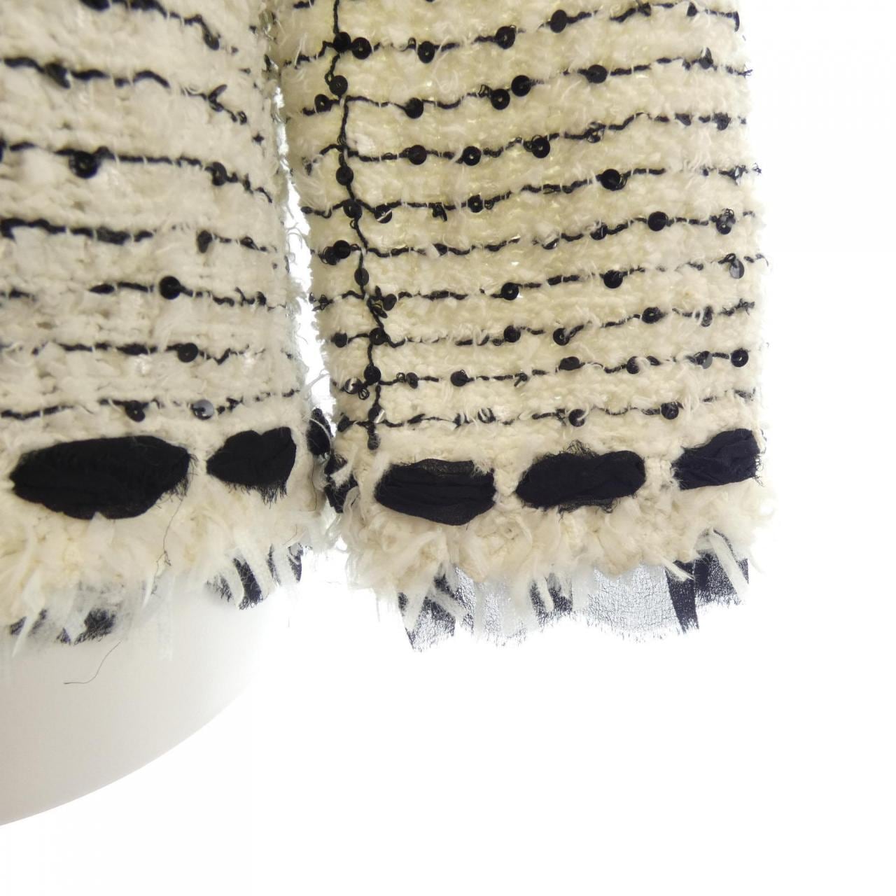 【ヴィンテージ】シャネル CHANEL P25414W03520 05P ノーカラージャケット