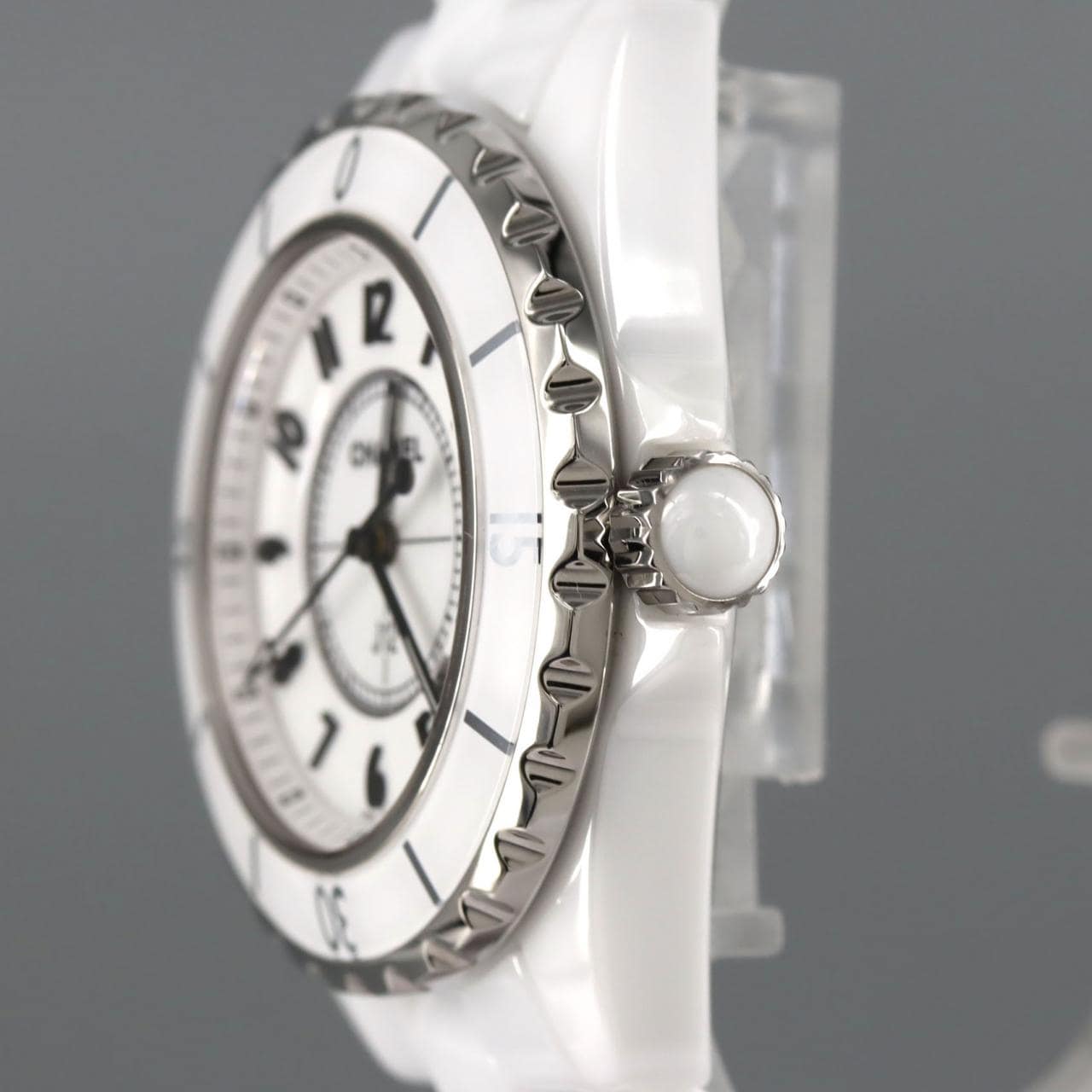 シャネル J12 33mmセラミック H0968 セラミック クォーツ