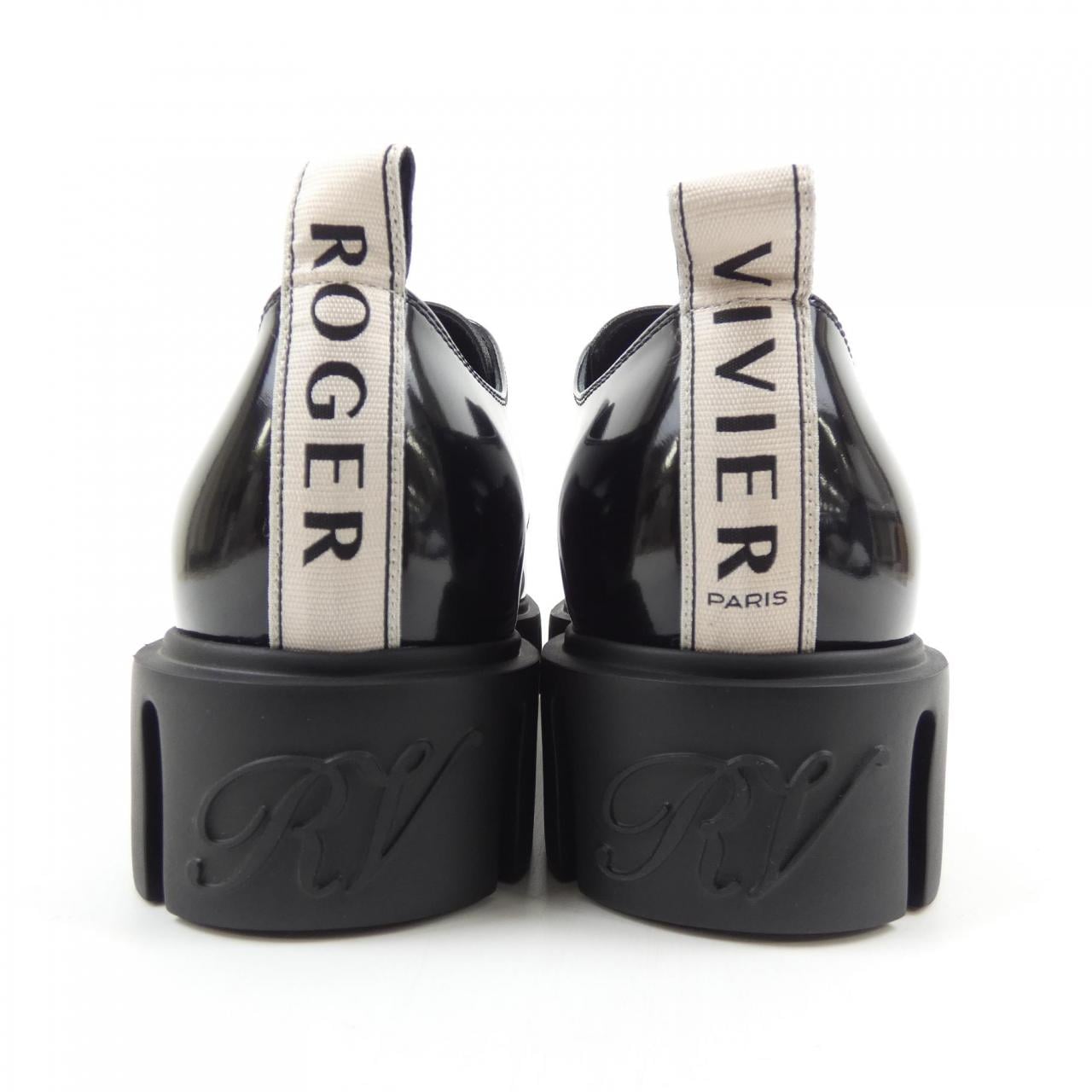 ロジェヴィヴィエ ROGER VIVIER Viv' Go-Thick メタル バックル シューズ