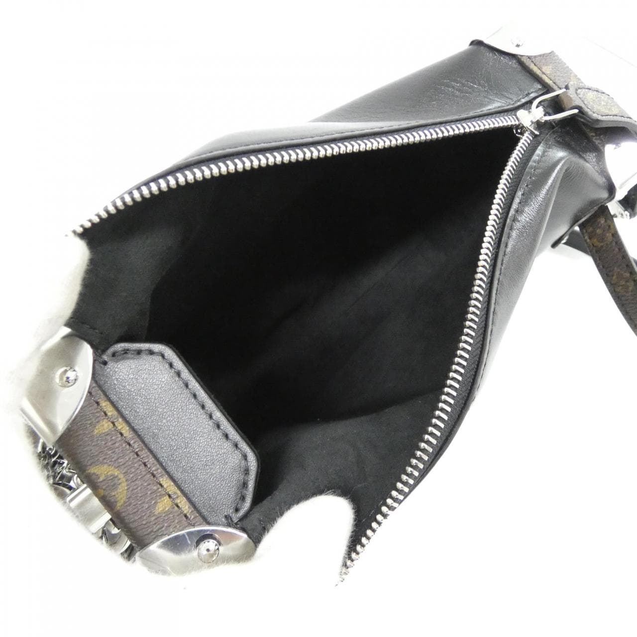 ルイヴィトン LVバイブ サイド トランク バイブ M15195 ショルダーバッグ