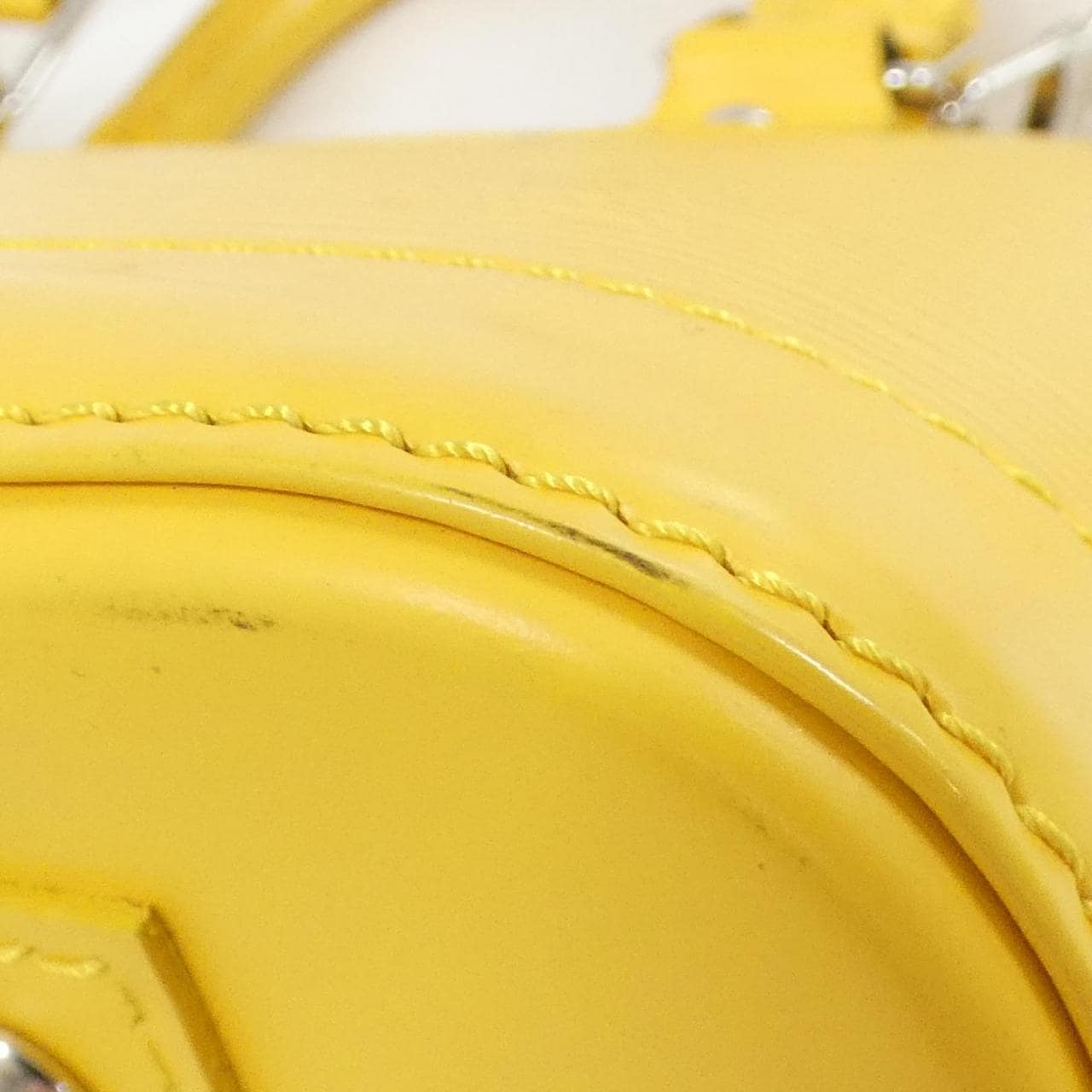 ルイヴィトン エピ アルマBB M40866 バッグ