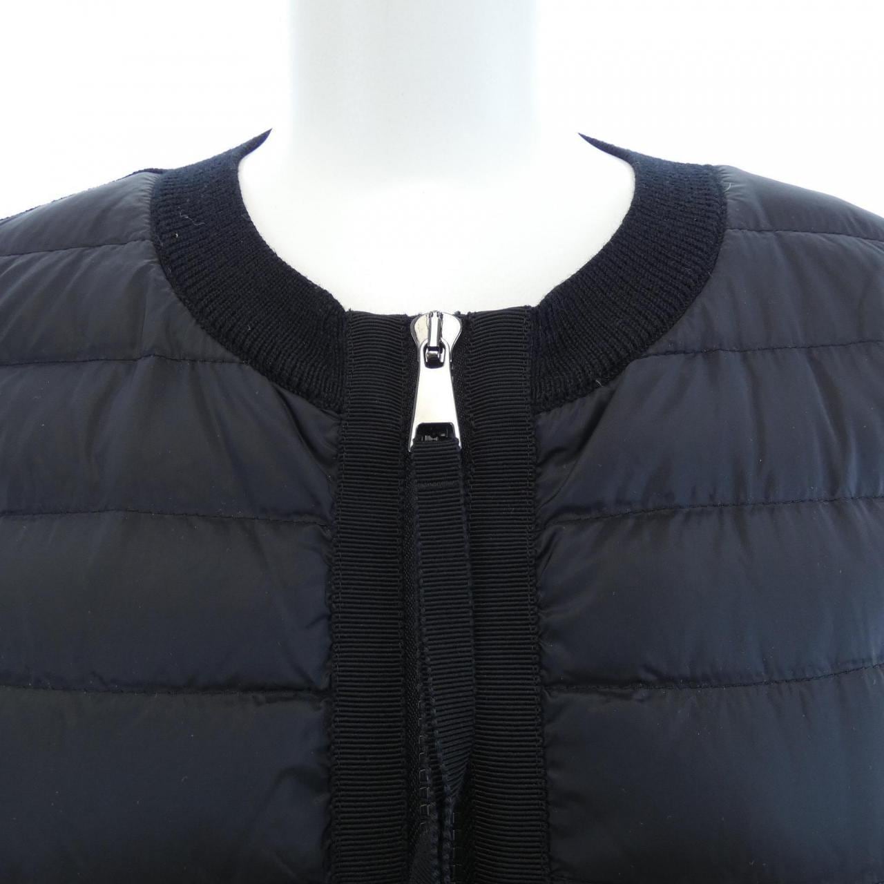 モンクレール MONCLER 10939B51000 ダウンジャケット