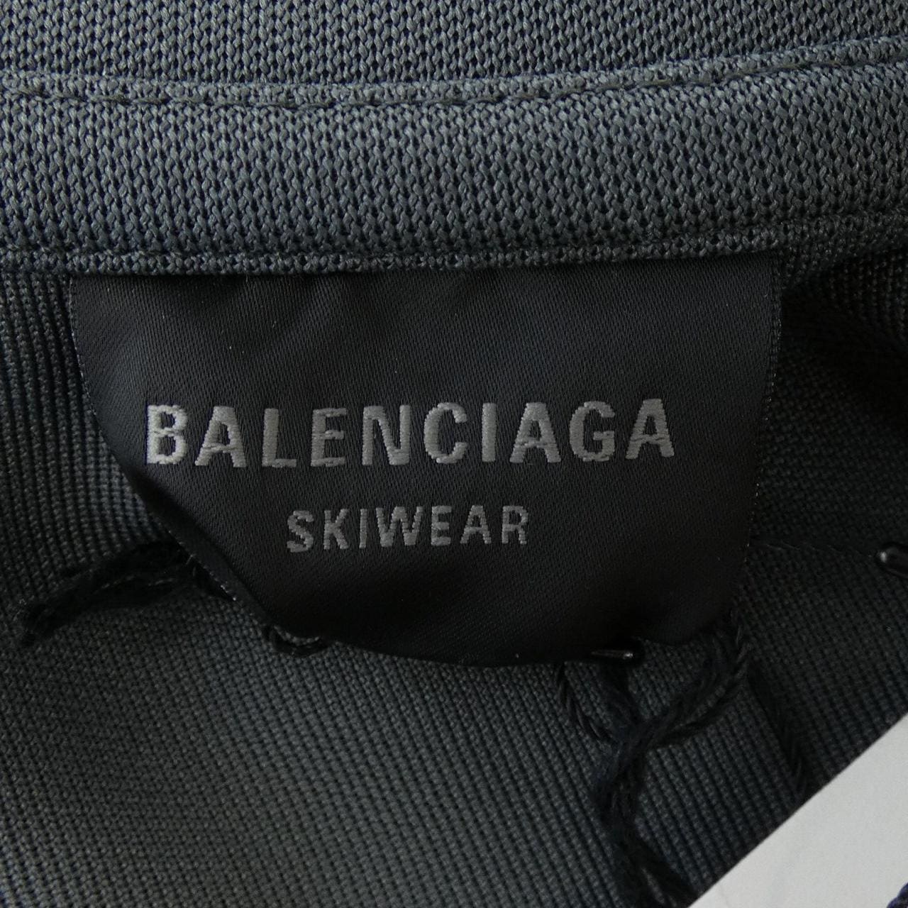 バレンシアガ BALENCIAGA SKIWEAR 779988 TPVQ5 トップス