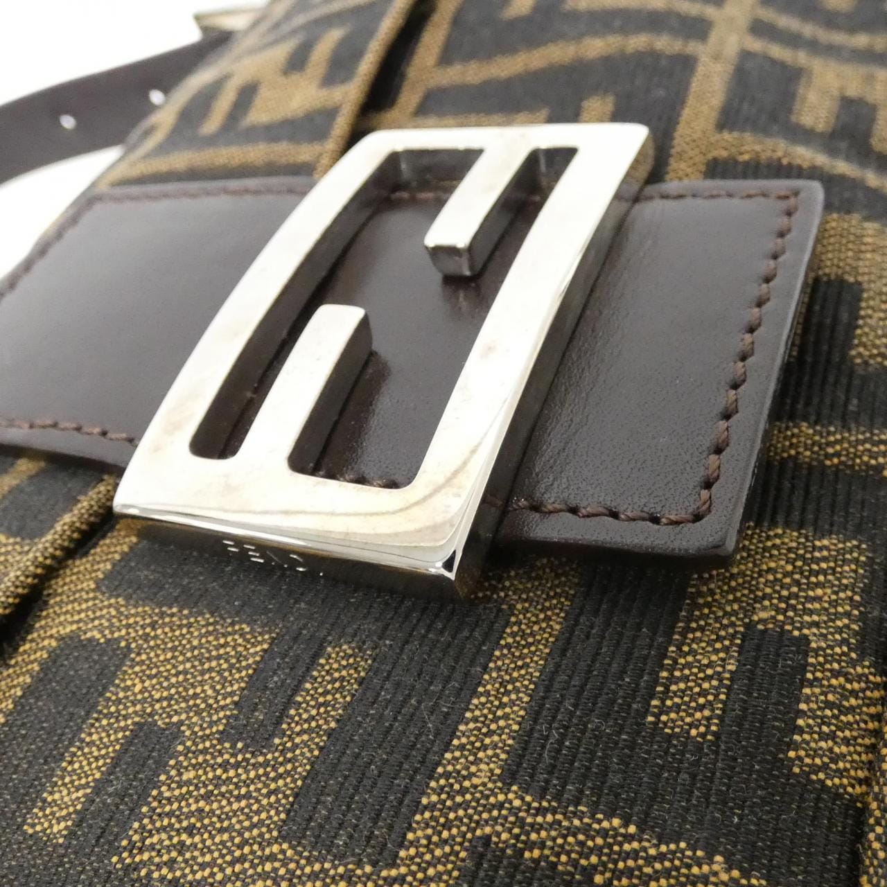 【ヴィンテージ】フェンディ バゲット 26424 ショルダーバッグ