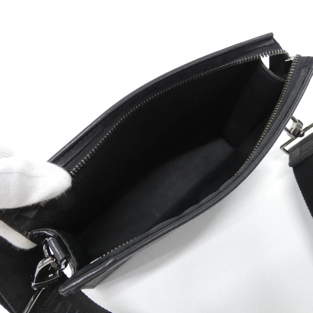 ルイヴィトン モノグラム エクリプス リバース ガストン ウェアラブル ウォレット M81124 ショルダーバッグ