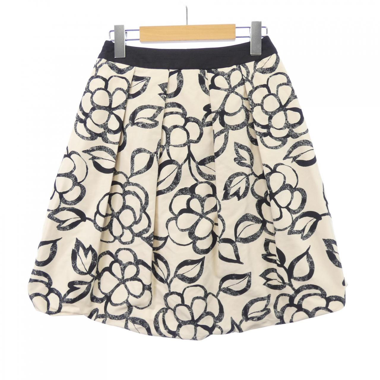トゥービーシック TO BE CHIC スカート